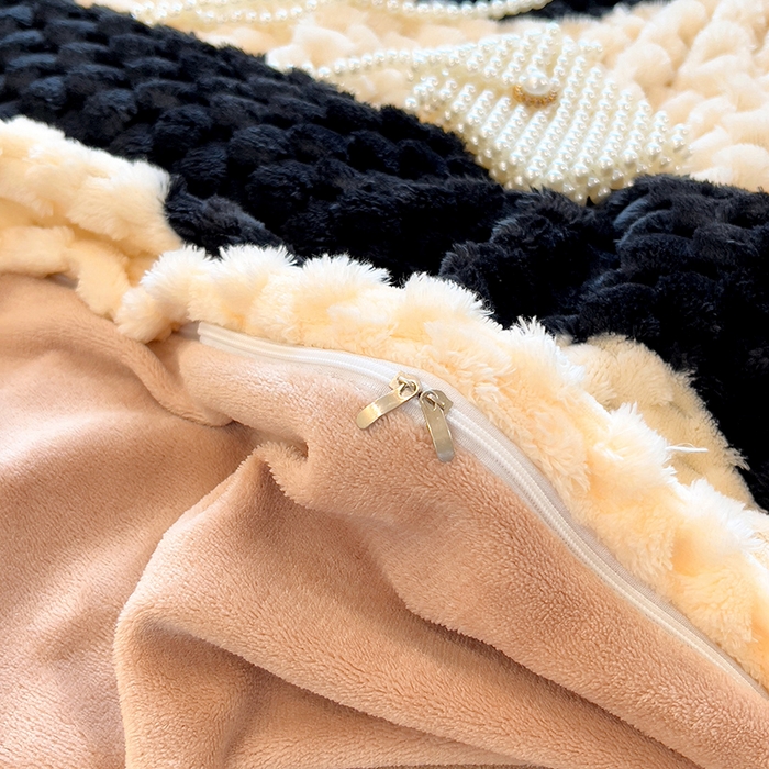 91家纺网 家纺一手货源 找家纺 摩妮卡 2025新款提花豆豆绒卡通印花牛奶绒四件套 黑糖奶牛