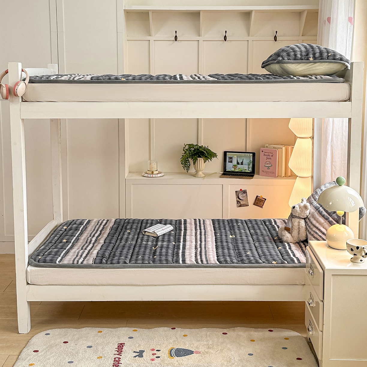 91家纺网 家纺一手货源 找家纺 眠势力 2025新款牛奶绒泡泡床褥加绒仿兔毛绒床褥子秋冬保暖珊瑚绒夹棉学生上下铺床护垫 繁星