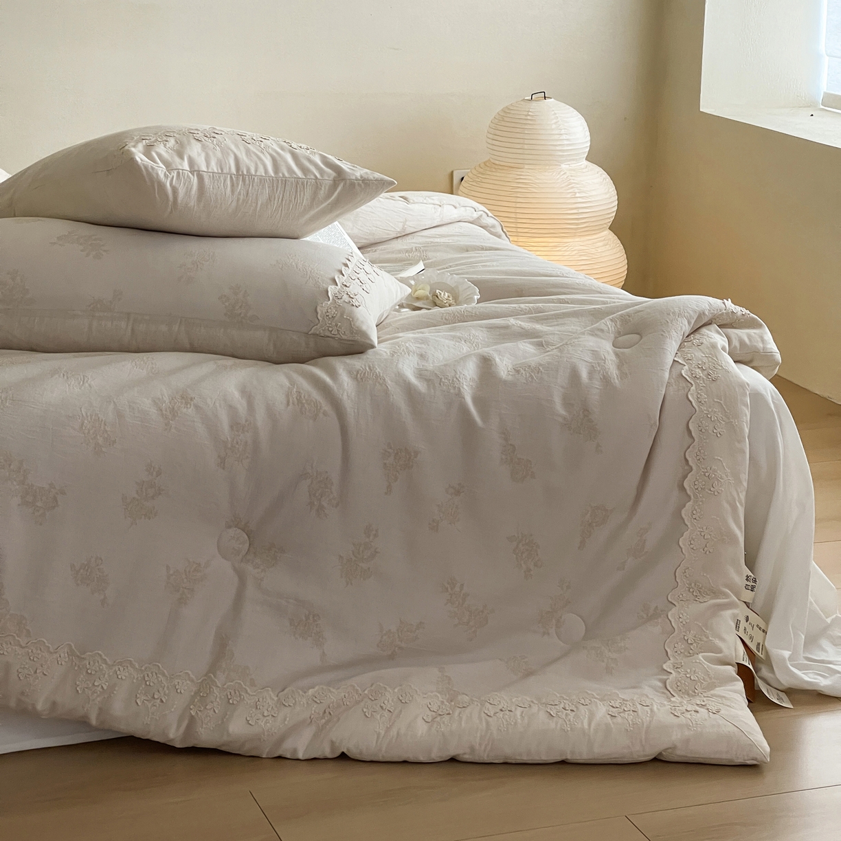 91家纺网 家纺一手货源 找家纺 一加一 2025新款亲肤柔软棉麻大提花大豆抗菌被子被芯 初朵