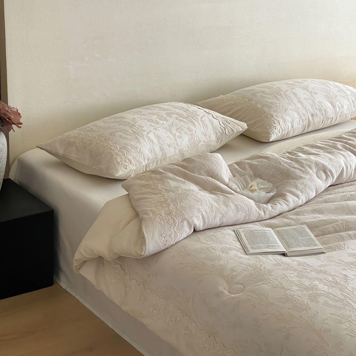 91家纺网 家纺一手货源 找家纺 一加一 2025新款亲肤柔软棉麻大提花大豆抗菌被子被芯 芙雪