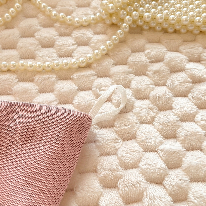 91家纺网 家纺一手货源 找家纺 摩妮卡 2026新款提花豆豆绒卡通印花牛奶绒四件套 恋心