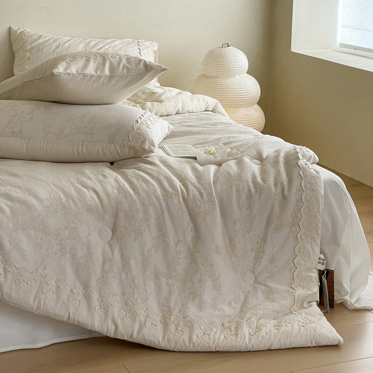 91家纺网 家纺一手货源 找家纺 一加一 2025新款亲肤柔软棉麻大提花大豆抗菌被子被芯 花间对影