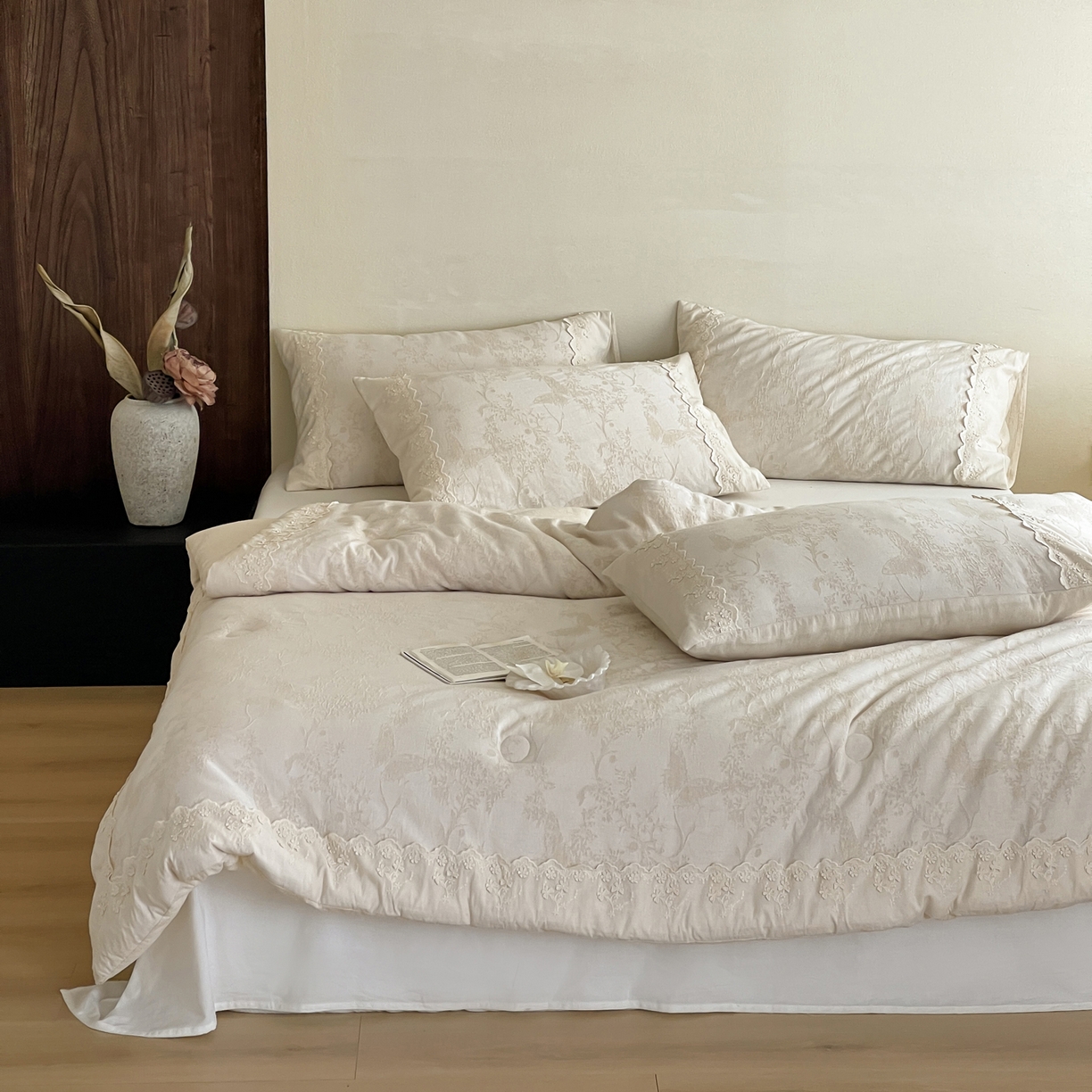 91家纺网 家纺一手货源 找家纺 一加一 2025新款亲肤柔软棉麻大提花大豆抗菌被子被芯 花间对影