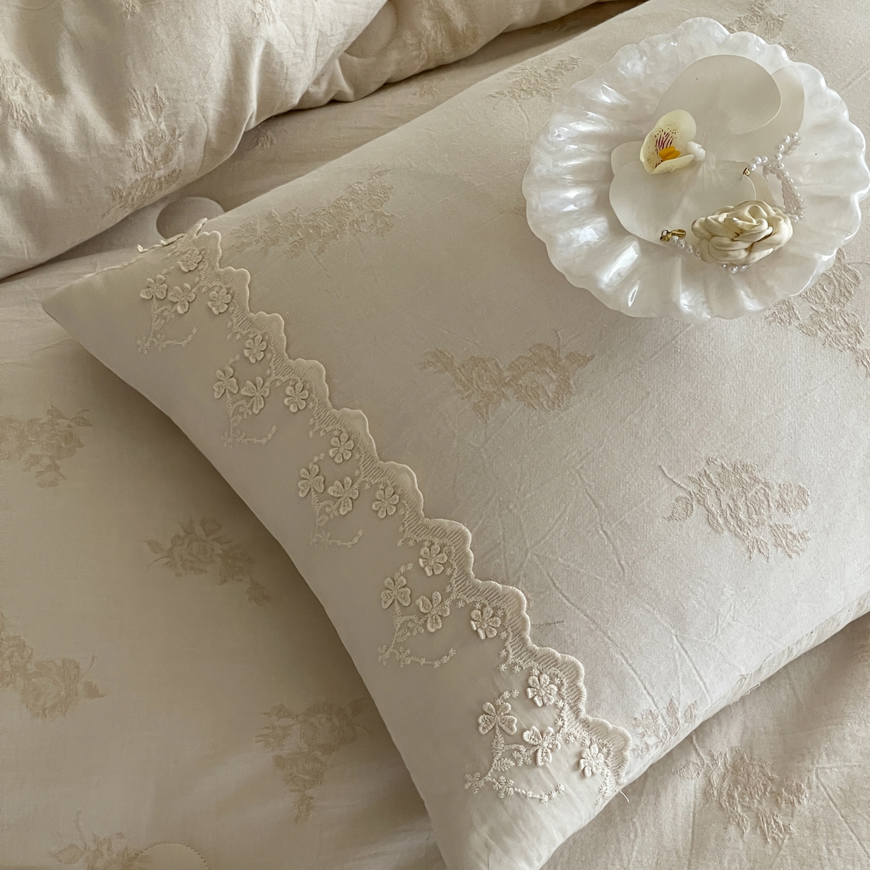 91家纺网 家纺一手货源 找家纺 一加一 2025新款亲肤柔软棉麻大提花大豆抗菌被子被芯 初朵