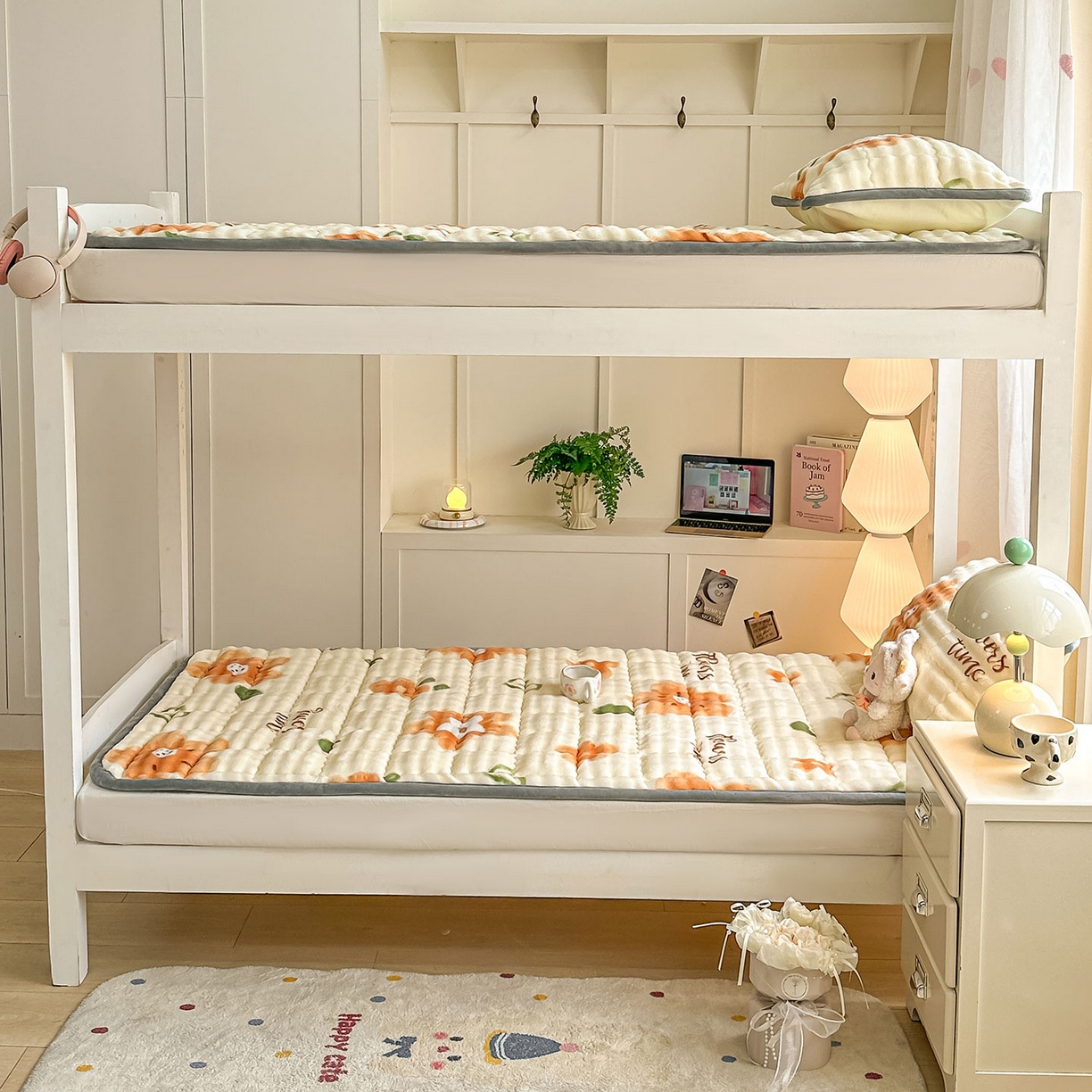 91家纺网 家纺一手货源 找家纺 眠势力 2025新款牛奶绒泡泡床褥加绒仿兔毛绒床褥子秋冬保暖珊瑚绒夹棉学生上下铺床护垫 花样年华