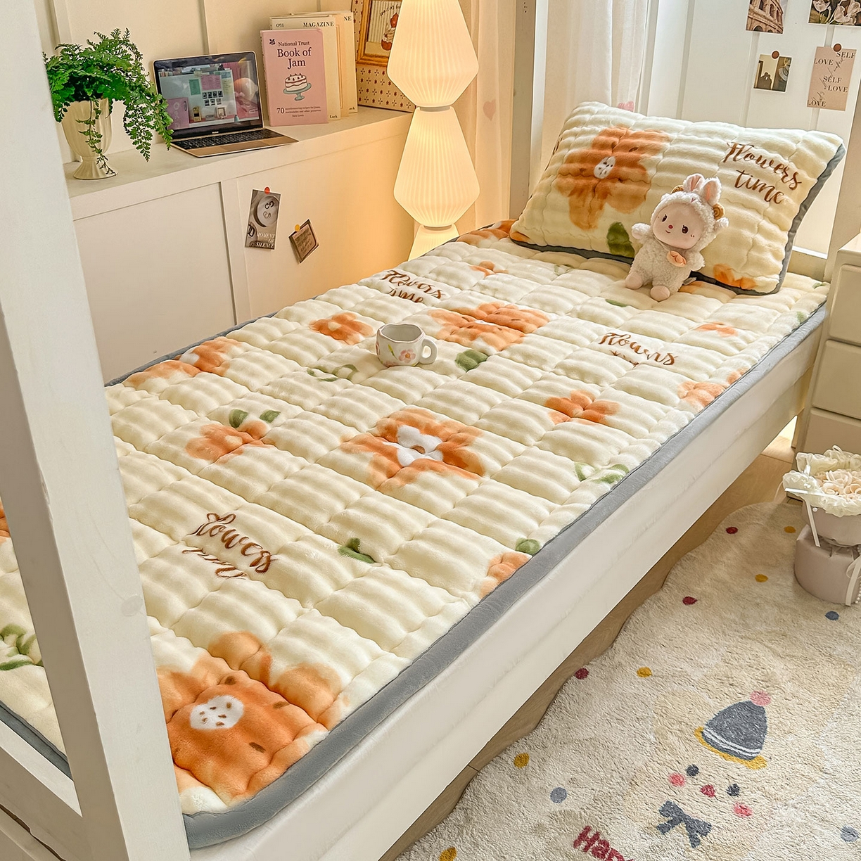 91家纺网 家纺一手货源 找家纺 眠势力 2025新款牛奶绒泡泡床褥加绒仿兔毛绒床褥子秋冬保暖珊瑚绒夹棉学生上下铺床护垫 花样年华