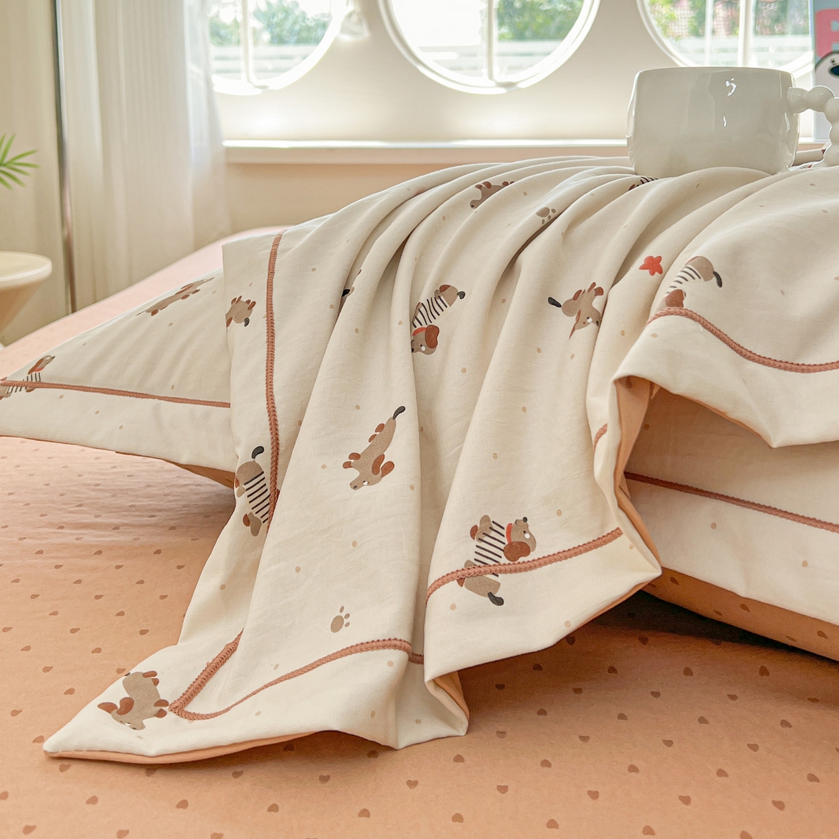 91家纺网 家纺一手货源 找家纺 韩后家纺 2025新款水洗棉印花系列四件套 腊肠狗