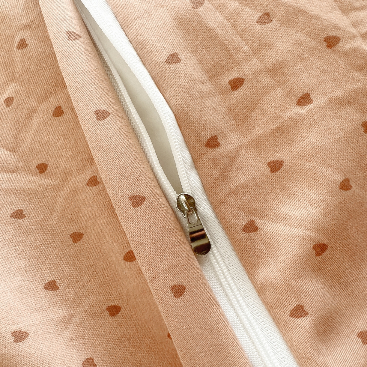 91家纺网 家纺一手货源 找家纺 韩后家纺 2025新款水洗棉印花系列四件套 腊肠狗