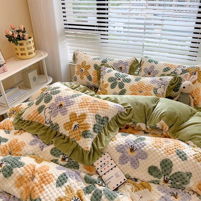 91家纺网 家纺一手货源 找家纺 摩妮卡 2025新款提花豆豆绒卡通印花牛奶绒四件套 铃兰花语