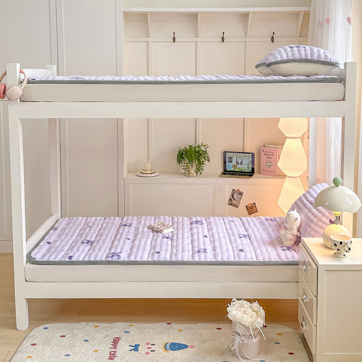 91家纺网 家纺一手货源 找家纺 眠势力 2025新款牛奶绒泡泡床褥加绒仿兔毛绒床褥子秋冬保暖珊瑚绒夹棉学生上下铺床护垫 罗曼情节