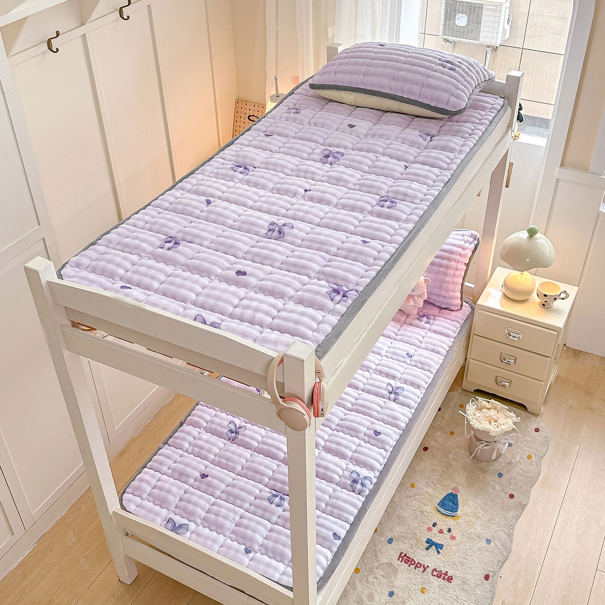 91家纺网 家纺一手货源 找家纺 眠势力 2025新款牛奶绒泡泡床褥加绒仿兔毛绒床褥子秋冬保暖珊瑚绒夹棉学生上下铺床护垫 罗曼情节