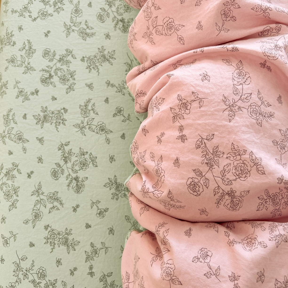 91家纺网 家纺一手货源 找家纺 韩后家纺 2025新款水洗棉印花系列四件套 映入江南-粉