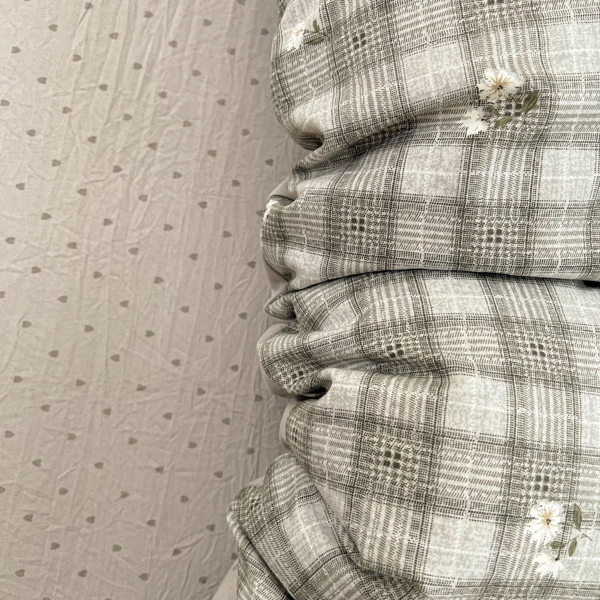 91家纺网 家纺一手货源 找家纺 韩后家纺 2025新款水洗棉印花系列四件套 洛川-灰