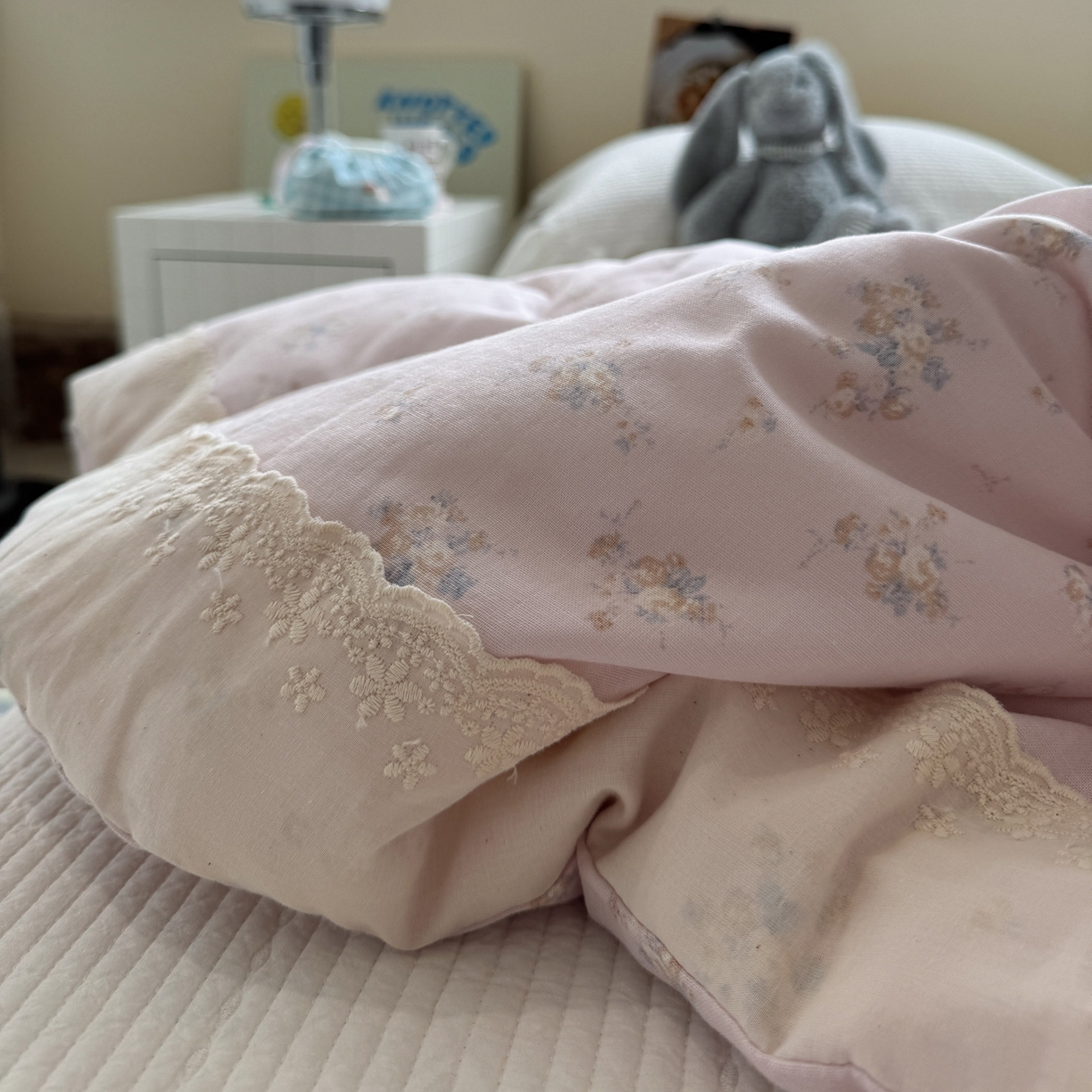 91家纺网 家纺一手货源 找家纺 一加一 2025新款A类全棉纯棉双层纱田园风懒人被冬被被子被芯（可水洗） 玲兰铛-粉