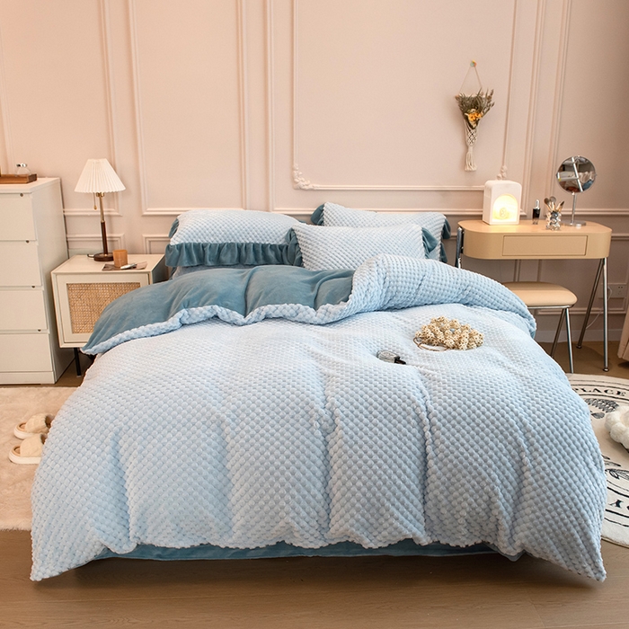 91家纺网 家纺一手货源 找家纺 摩妮卡 2025新款提花豆豆绒卡通印花牛奶绒四件套 马利蓝