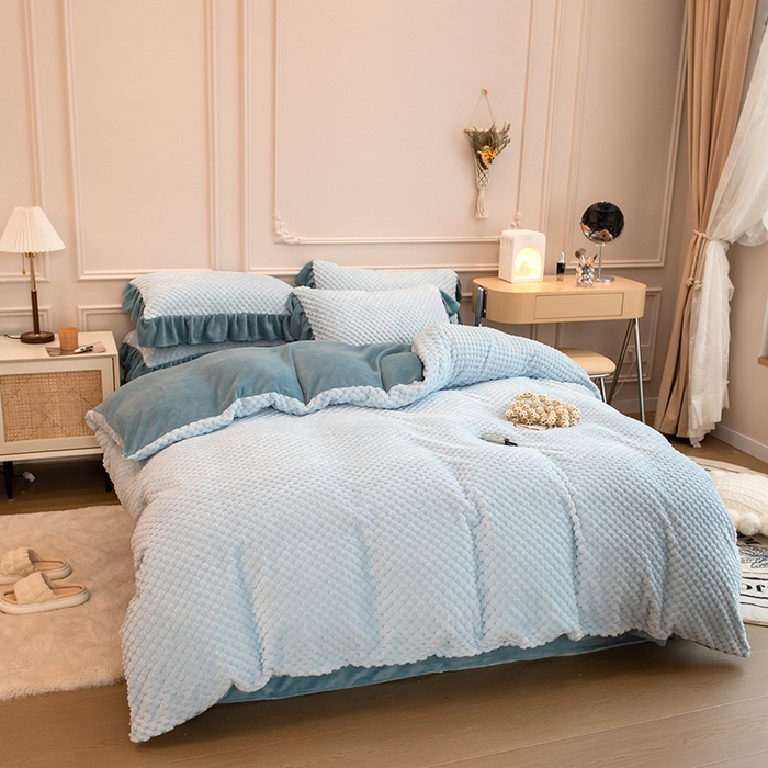 91家纺网 家纺一手货源 找家纺 摩妮卡 2025新款提花豆豆绒卡通印花牛奶绒四件套 马利蓝