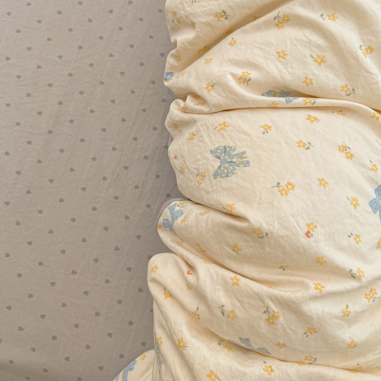 91家纺网 家纺一手货源 找家纺 韩后家纺 2025新款水洗棉印花系列四件套 波点淡翠-黄