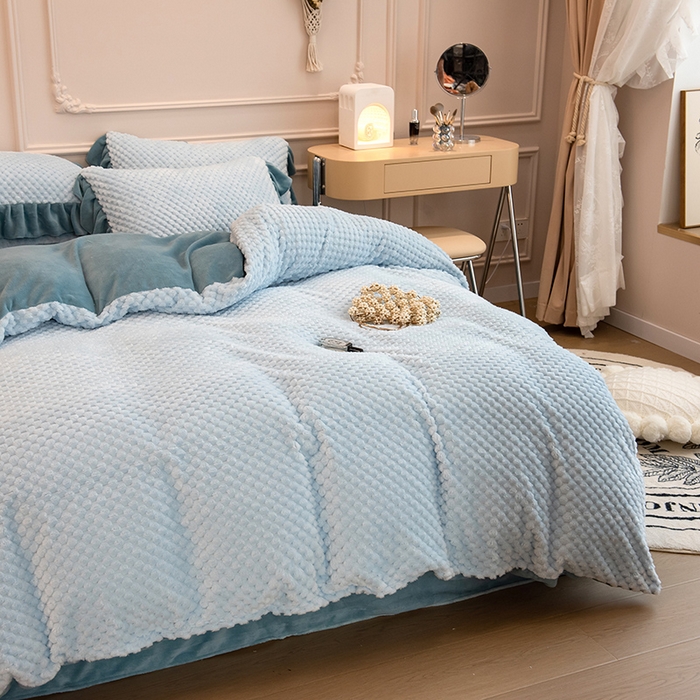 91家纺网 家纺一手货源 找家纺 摩妮卡 2025新款提花豆豆绒卡通印花牛奶绒四件套 马利蓝