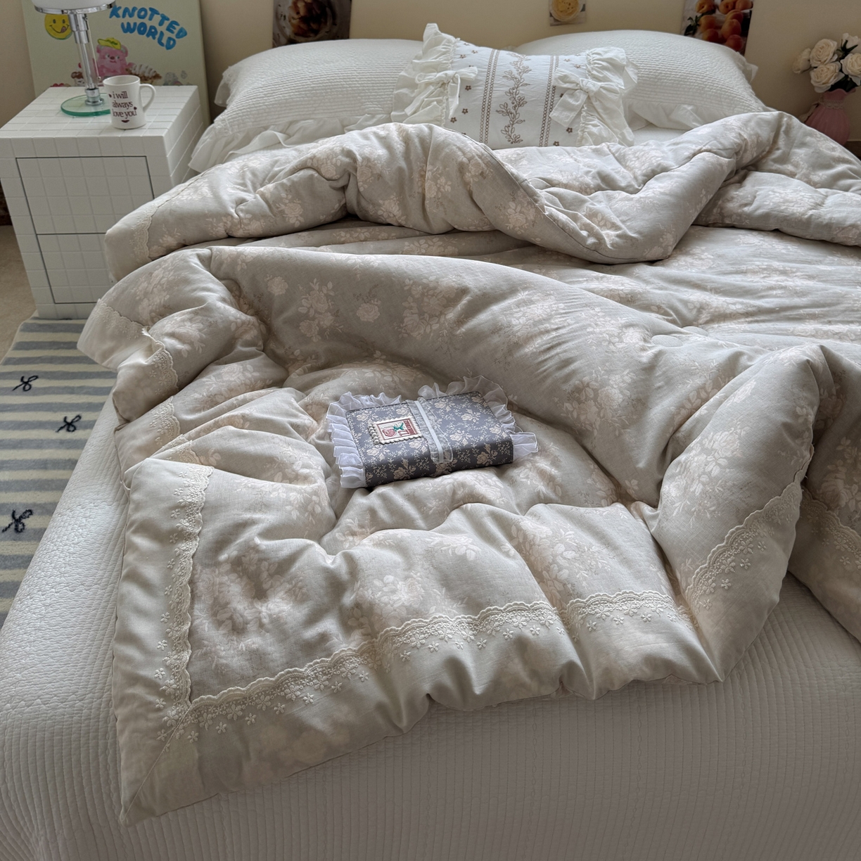 91家纺网 家纺一手货源 找家纺 一加一 2025新款A类全棉纯棉双层纱田园风懒人被冬被被子被芯（可水洗） 花蔓花影-灰