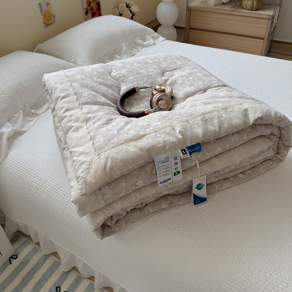 91家纺网 家纺一手货源 找家纺 一加一 2025新款A类全棉纯棉双层纱田园风懒人被冬被被子被芯（可水洗） 杏花小镇-驼