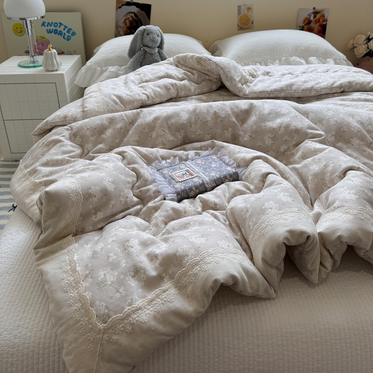 91家纺网 家纺一手货源 找家纺 一加一 2025新款A类全棉纯棉双层纱田园风懒人被冬被被子被芯（可水洗） 杏花小镇-驼