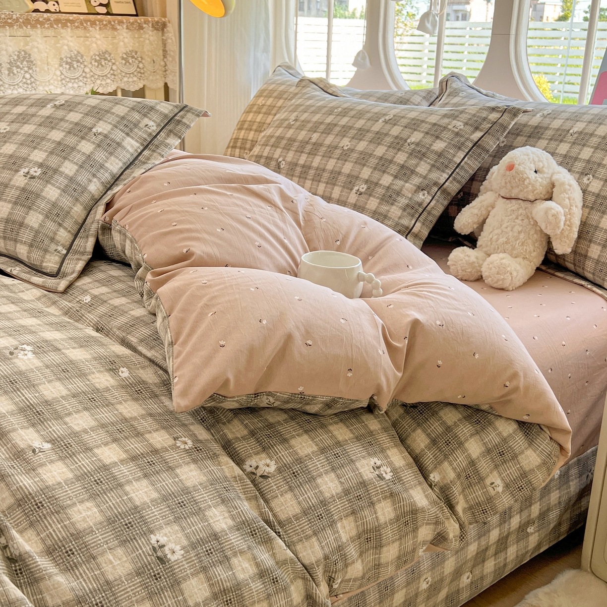 91家纺网 家纺一手货源 找家纺 韩后家纺 2025新款水洗棉印花系列四件套 洛川-咖