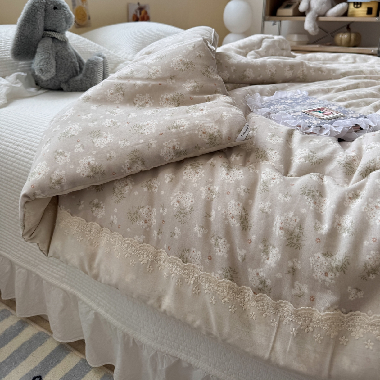 91家纺网 家纺一手货源 找家纺 一加一 2025新款A类全棉纯棉双层纱田园风懒人被冬被被子被芯（可水洗） 杏花小镇-驼