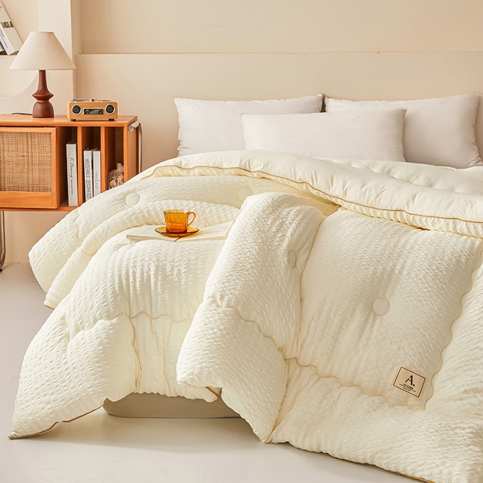 91家纺网 家纺一手货源 找家纺 欢乐季 2025新款7A抗菌A类双喷提花泡泡棉大豆被四季被+被芯（可以开发票—专票8个点） 凝脂白