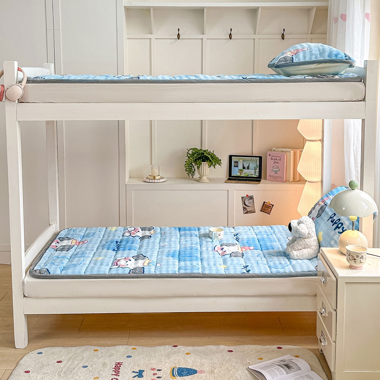 91家纺网 家纺一手货源 找家纺 眠势力 2025新款牛奶绒泡泡床褥加绒仿兔毛绒床褥子秋冬保暖珊瑚绒夹棉学生上下铺床护垫 趴趴狗