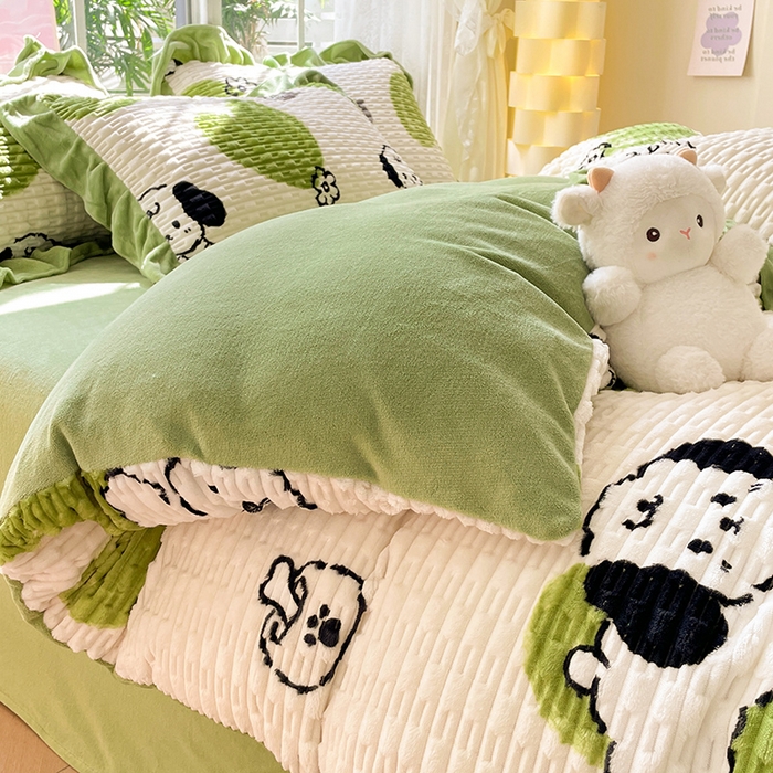 91家纺网 家纺一手货源 找家纺 摩妮卡 2025新款提花豆豆绒卡通印花牛奶绒四件套 萌趣狗