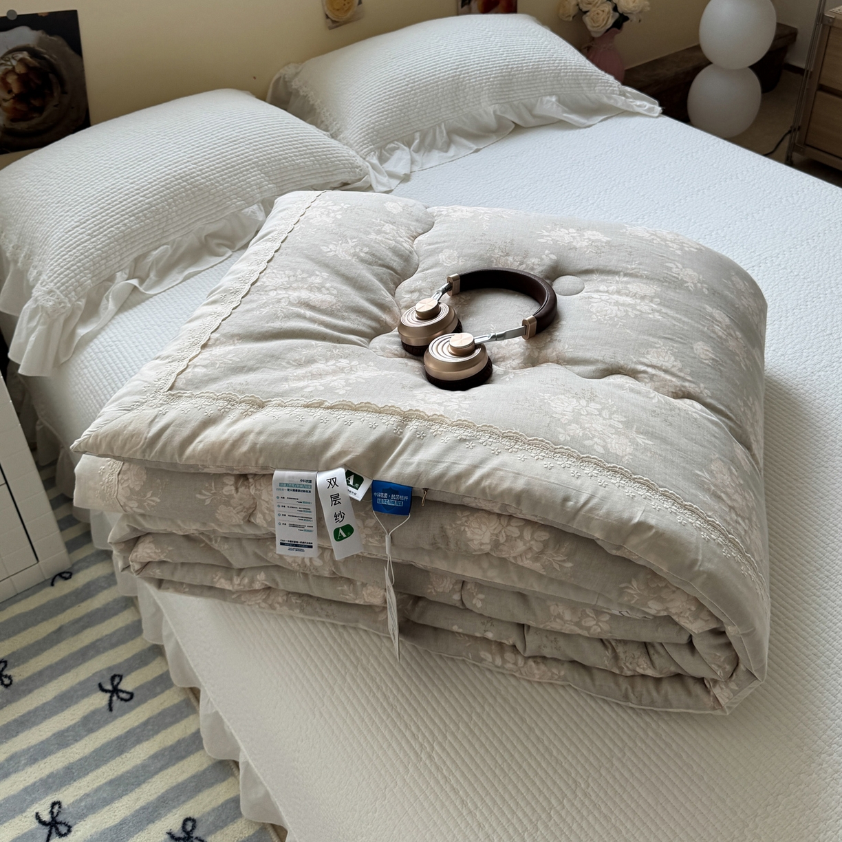 91家纺网 家纺一手货源 找家纺 一加一 2025新款A类全棉纯棉双层纱田园风懒人被冬被被子被芯（可水洗） 花蔓花影-灰