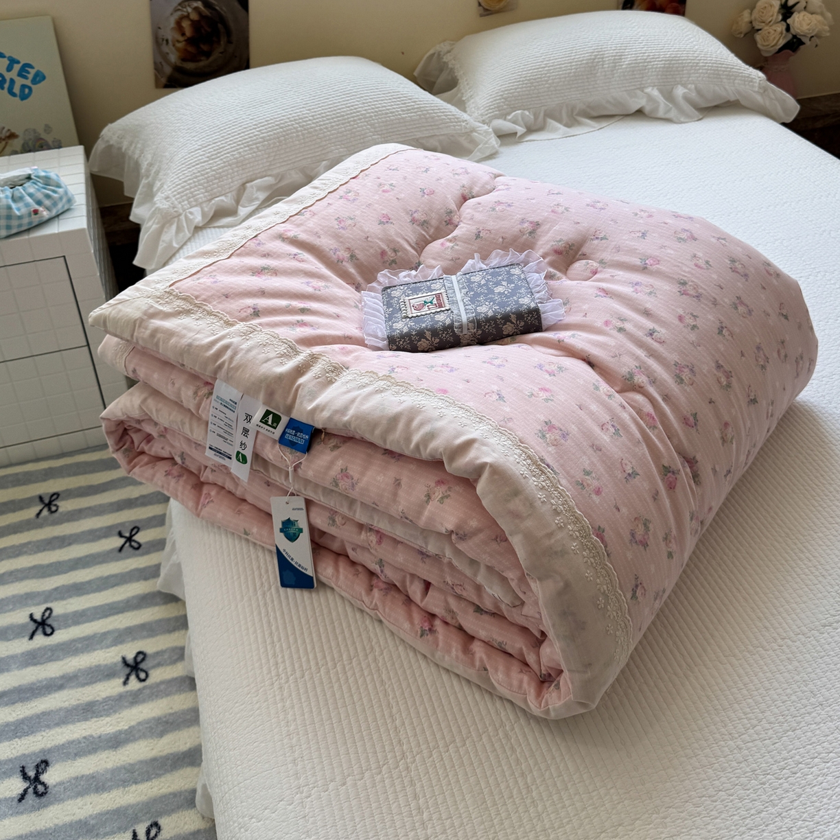 91家纺网 家纺一手货源 找家纺 一加一 2025新款A类全棉纯棉双层纱田园风懒人被冬被被子被芯（可水洗） 花初梦
