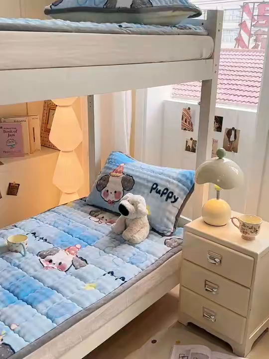 91家纺网 家纺一手货源 找家纺 眠势力 2025新款牛奶绒泡泡床褥加绒仿兔毛绒床褥子秋冬保暖珊瑚绒夹棉学生上下铺床护垫 趴趴狗