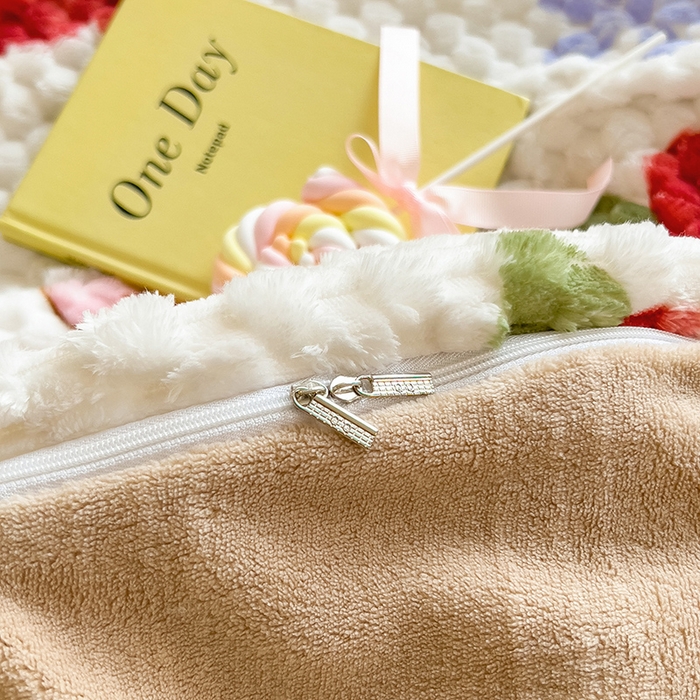 91家纺网 家纺一手货源 找家纺 摩妮卡 2025新款提花豆豆绒卡通印花牛奶绒四件套 萌兔花园