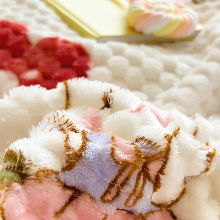 91家纺网 家纺一手货源 找家纺 摩妮卡 2025新款提花豆豆绒卡通印花牛奶绒四件套 萌兔花园