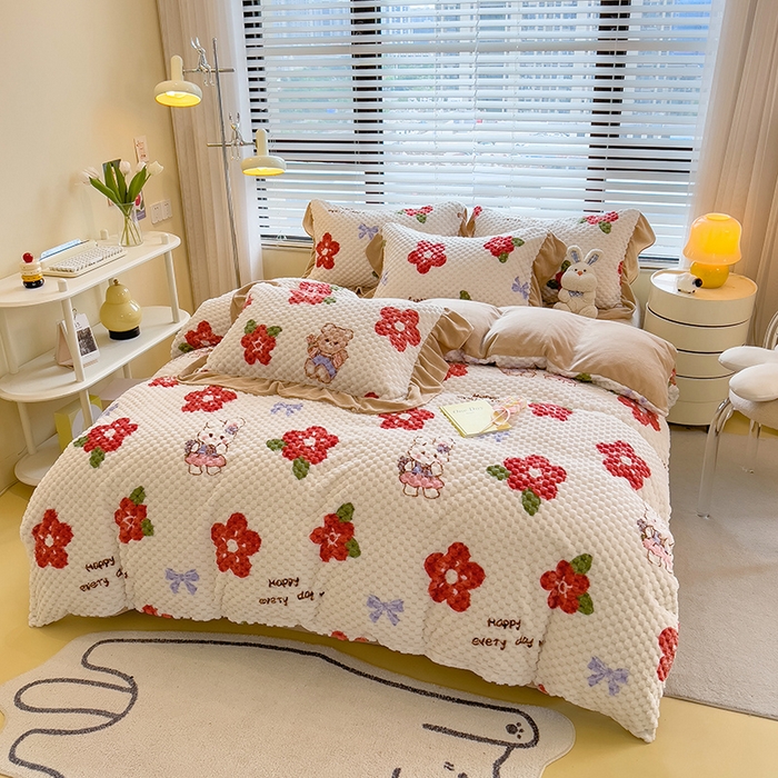 91家纺网 家纺一手货源 找家纺 摩妮卡 2025新款提花豆豆绒卡通印花牛奶绒四件套 萌兔花园