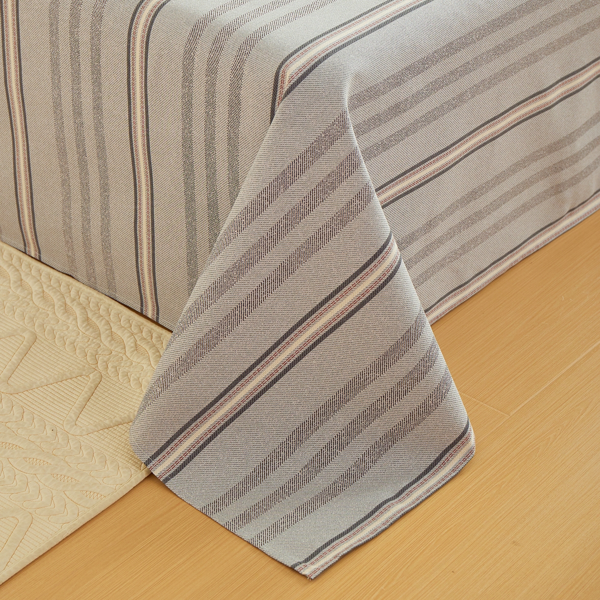 91家纺网 家纺一手货源 找家纺 青泽家纺 2025新款原棉标老粗布系列床单三件套 时尚灰