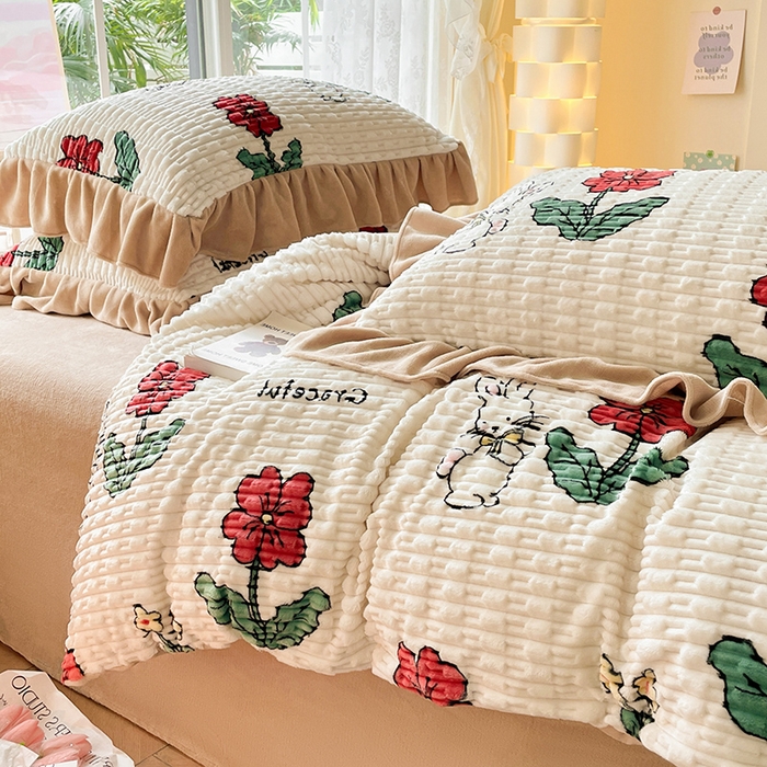 91家纺网 家纺一手货源 找家纺 摩妮卡 2025新款提花豆豆绒卡通印花牛奶绒四件套 梦里繁花