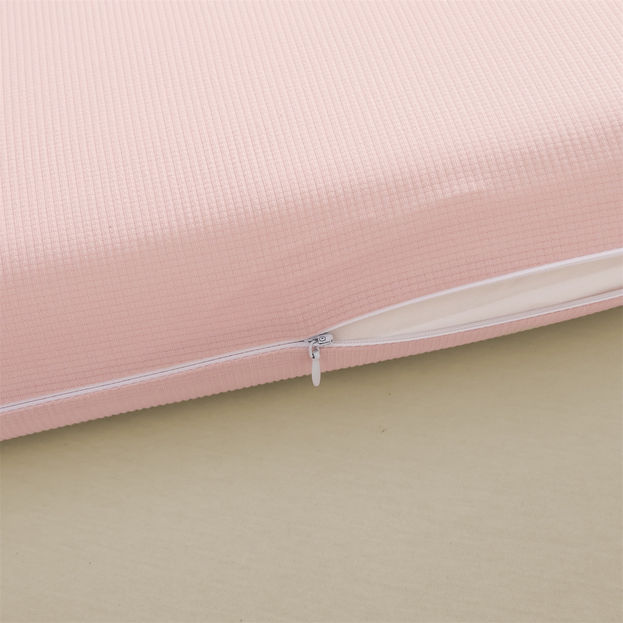 91家纺网 家纺一手货源 找家纺 麦肯锡 2025新款格纹简约深睡记忆枕枕头枕芯 粉色