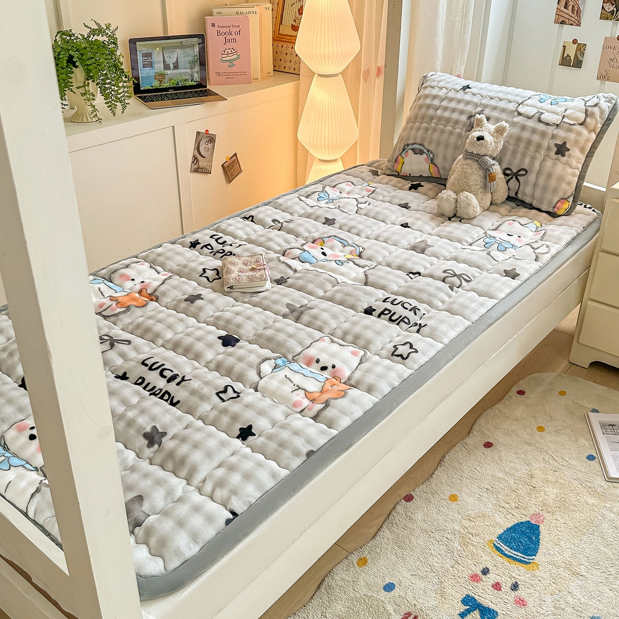 91家纺网 家纺一手货源 找家纺 眠势力 2025新款牛奶绒泡泡床褥加绒仿兔毛绒床褥子秋冬保暖珊瑚绒夹棉学生上下铺床护垫 星星猫咪