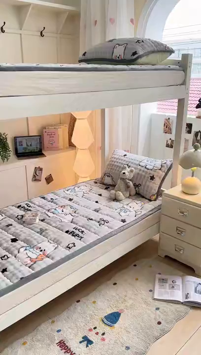 91家纺网 家纺一手货源 找家纺 眠势力 2025新款牛奶绒泡泡床褥加绒仿兔毛绒床褥子秋冬保暖珊瑚绒夹棉学生上下铺床护垫 星星猫咪