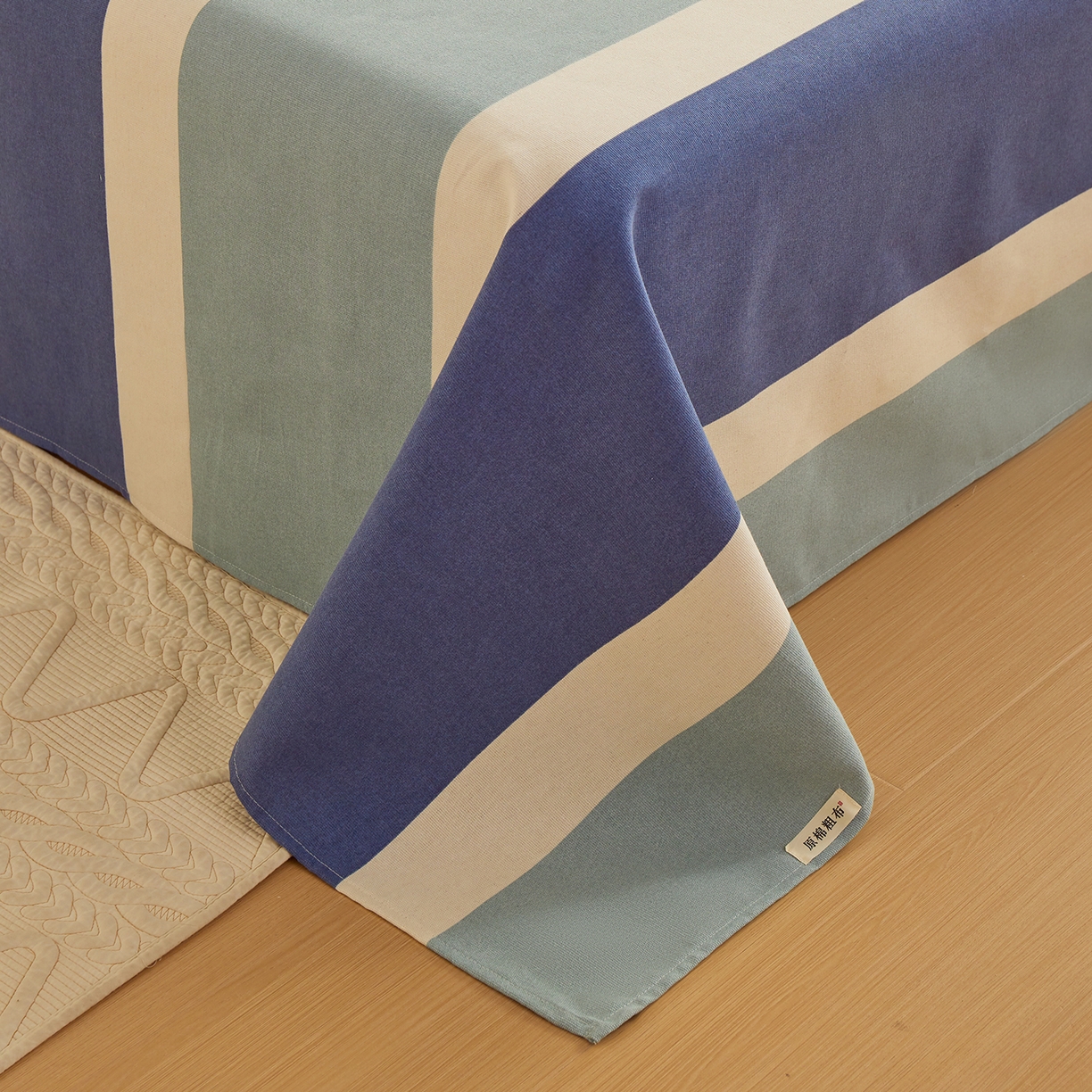 91家纺网 家纺一手货源 找家纺 青泽家纺 2025新款原棉标老粗布系列床单三件套 时尚蓝