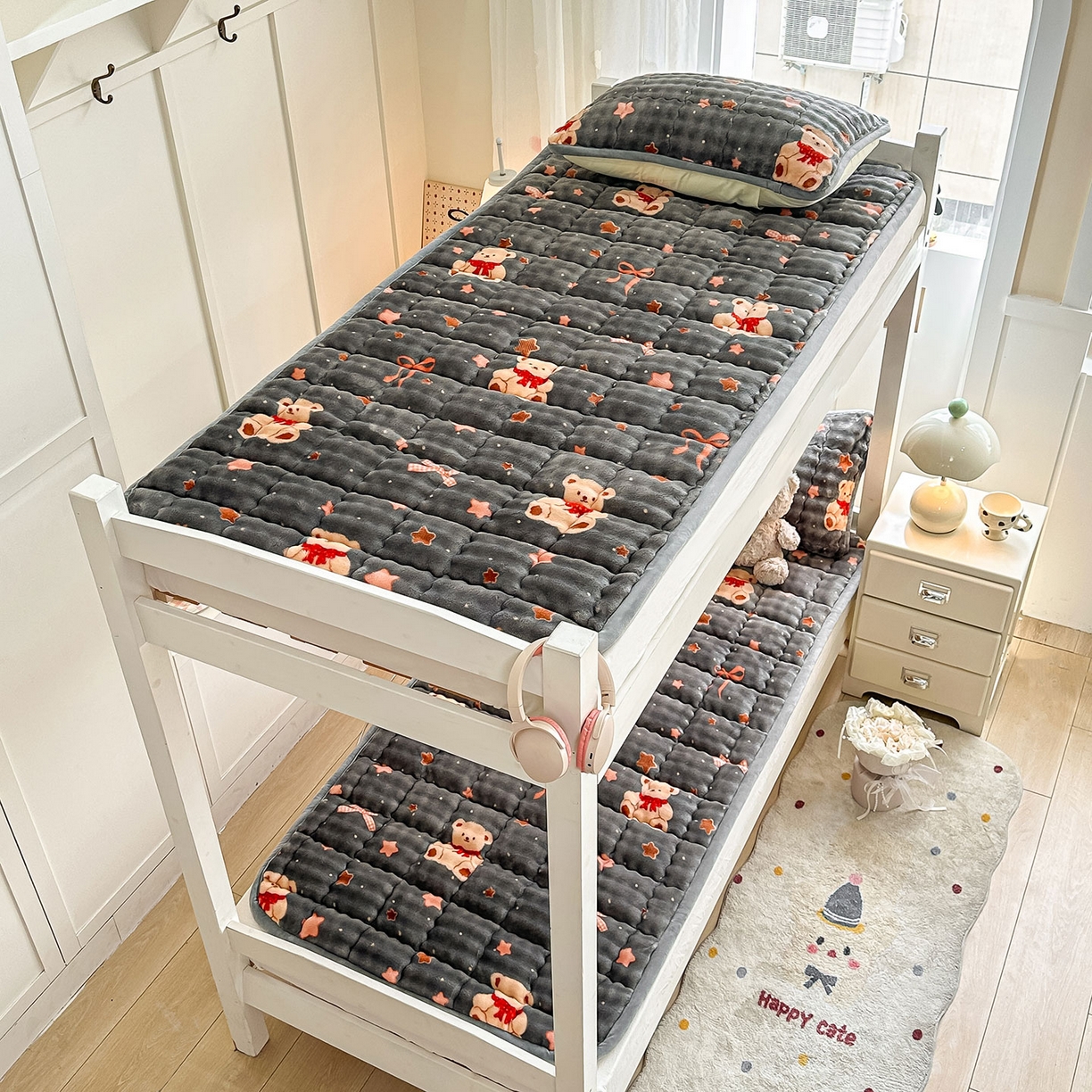 91家纺网 家纺一手货源 找家纺 眠势力 2025新款牛奶绒泡泡床褥加绒仿兔毛绒床褥子秋冬保暖珊瑚绒夹棉学生上下铺床护垫 星星小熊