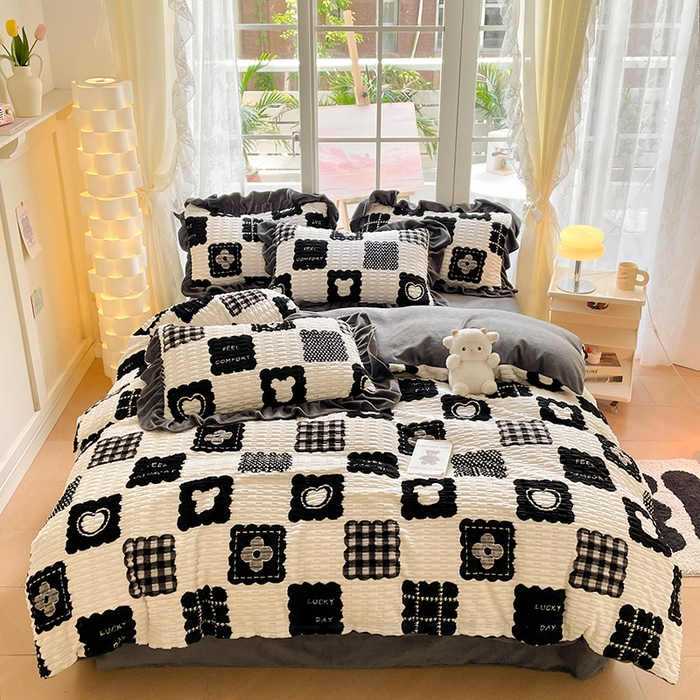 91家纺网 家纺一手货源 找家纺 摩妮卡 2025新款提花豆豆绒卡通印花牛奶绒四件套 柔伊