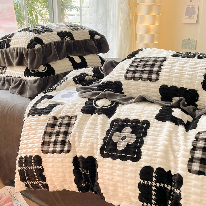 91家纺网 家纺一手货源 找家纺 摩妮卡 2025新款提花豆豆绒卡通印花牛奶绒四件套 柔伊