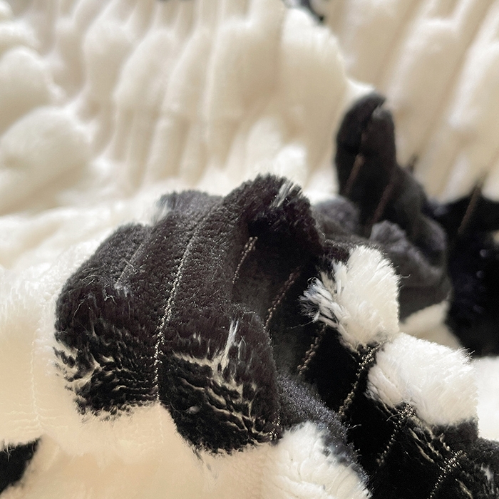 91家纺网 家纺一手货源 找家纺 摩妮卡 2025新款提花豆豆绒卡通印花牛奶绒四件套 柔伊