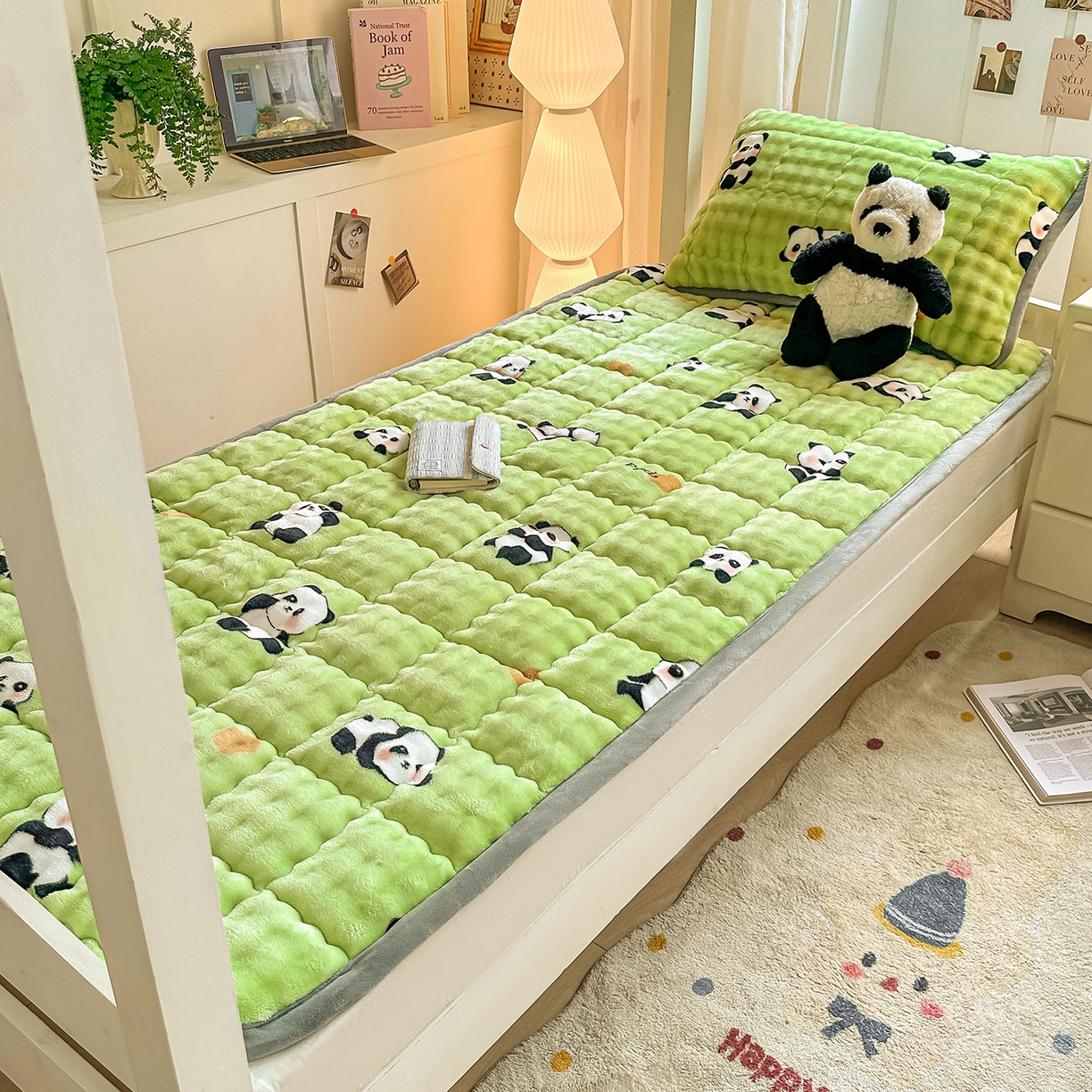 91家纺网 家纺一手货源 找家纺 眠势力 2025新款牛奶绒泡泡床褥加绒仿兔毛绒床褥子秋冬保暖珊瑚绒夹棉学生上下铺床护垫 熊猫