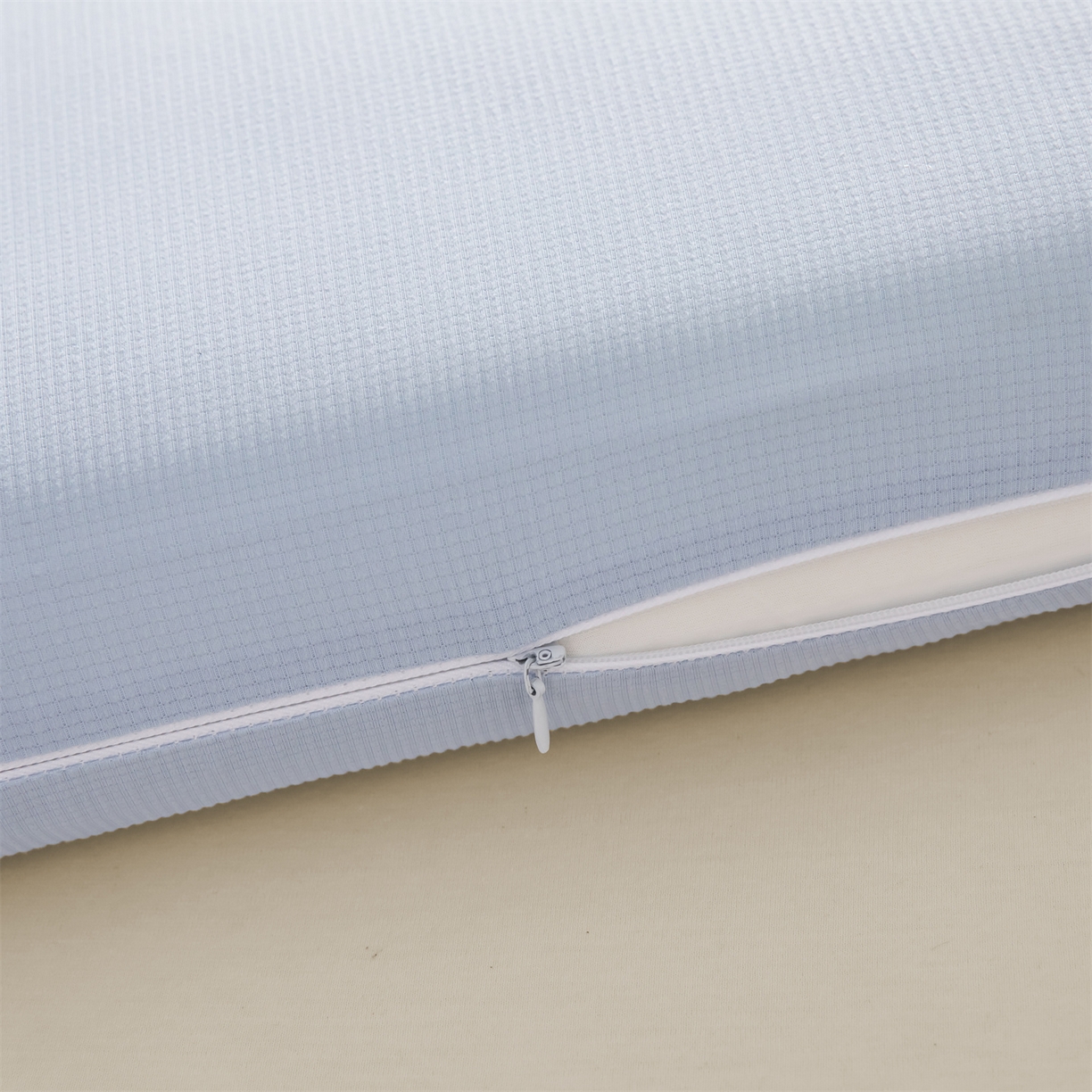 91家纺网 家纺一手货源 找家纺 麦肯锡 2025新款格纹简约深睡记忆枕枕头枕芯 蓝色