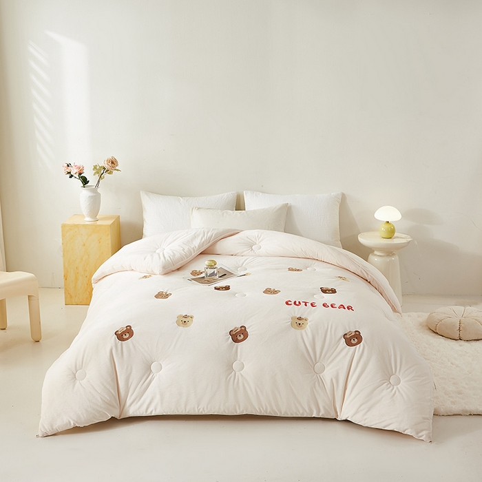 91家纺网 家纺一手货源 找家纺 （总）欢乐季2025新款刺绣零压绒恒温大豆被四季被+被芯