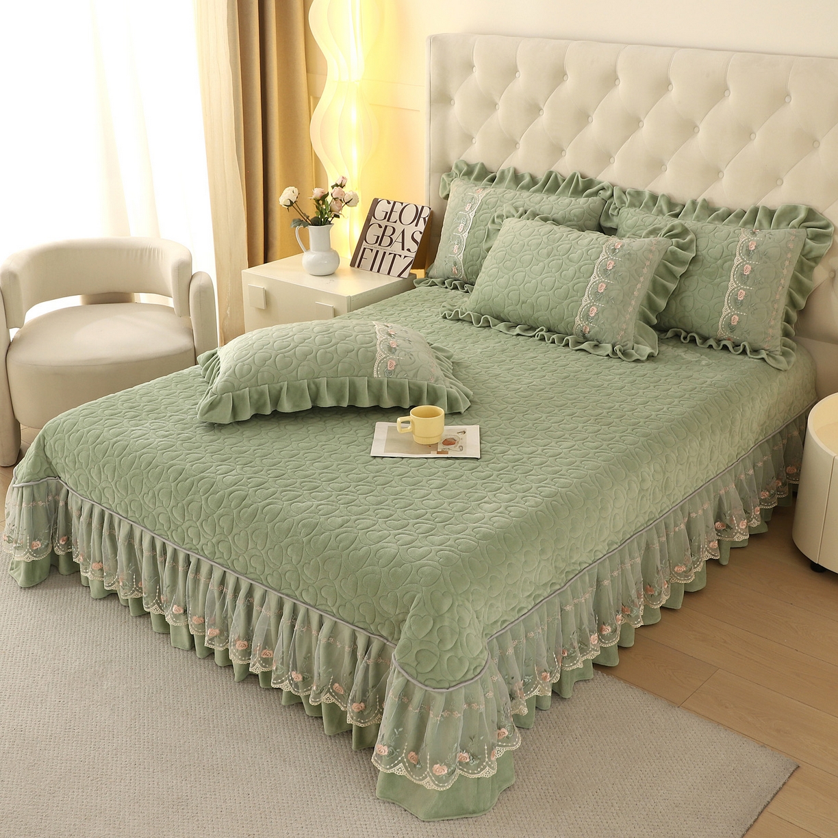 91家纺网 家纺一手货源 找家纺 能好家纺 2025新款牛奶绒刺绣床盖单床盖床盖单件 果绿